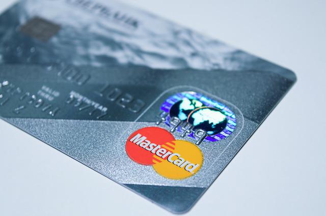 Korzyści posiadania karty kredytowej